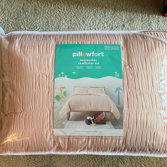 Pillowfort Bedding Pillow Comfort Fullqueen New With Tags